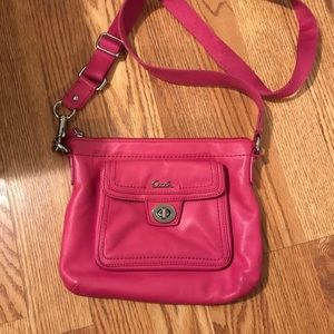 Cute Coach crossbody in excellent condition!!